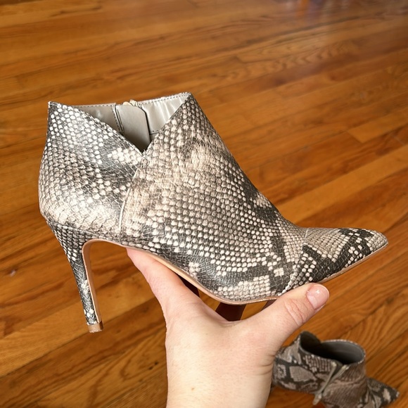 🐍Fergie Python Heels - Picture 2 of 10